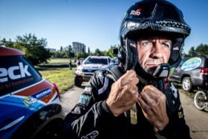 Krzysztof Hołowczyc rozpoczyna rajd Saudi Baja