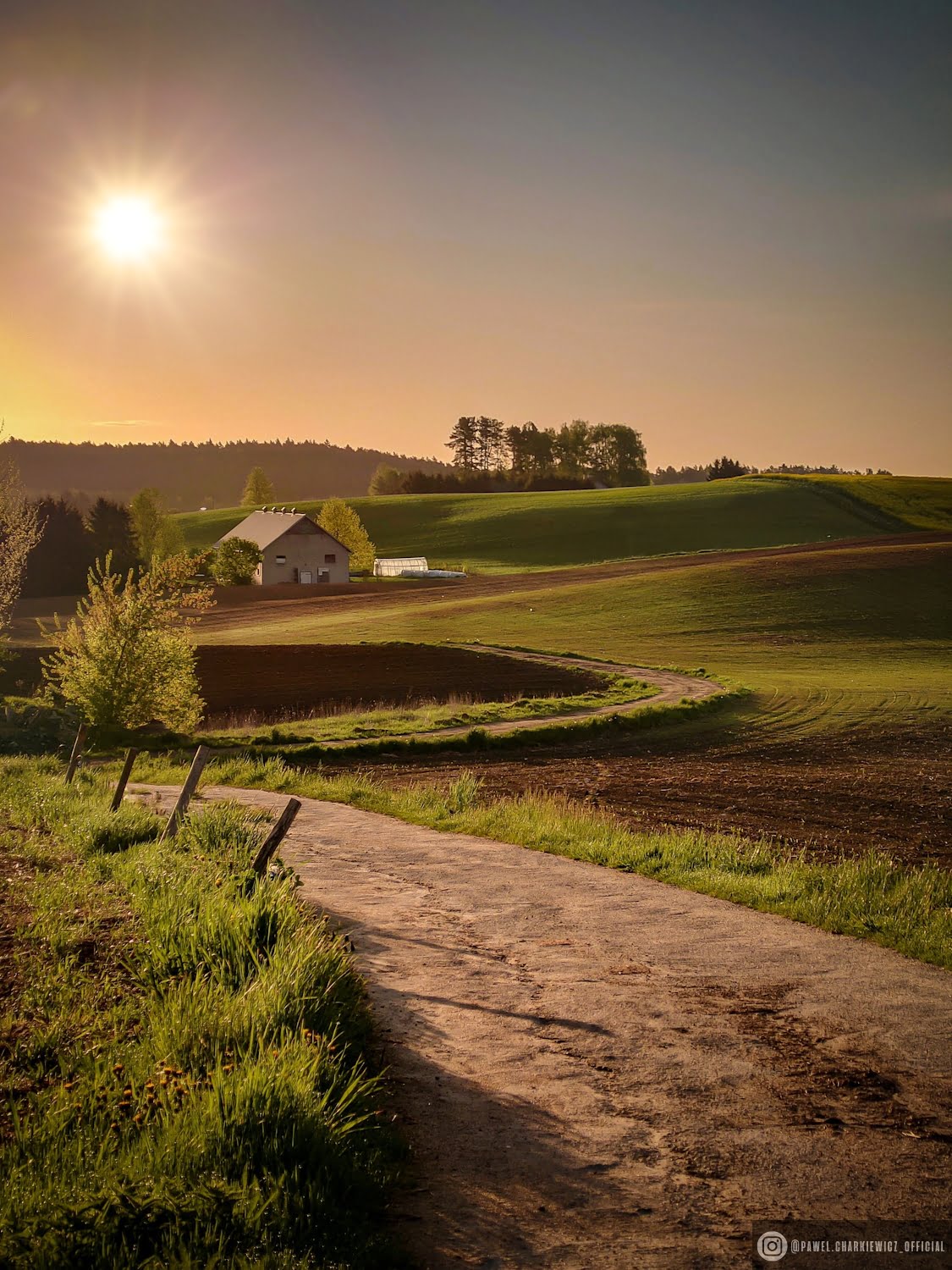 "Pochłonęła mnie fotografia mobilna" – rozmowa z Pawłem Charkiewiczem