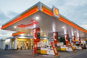 W wakacje tańsze paliwo na stacjach Shell. Rabaty do 40 gr na litrze