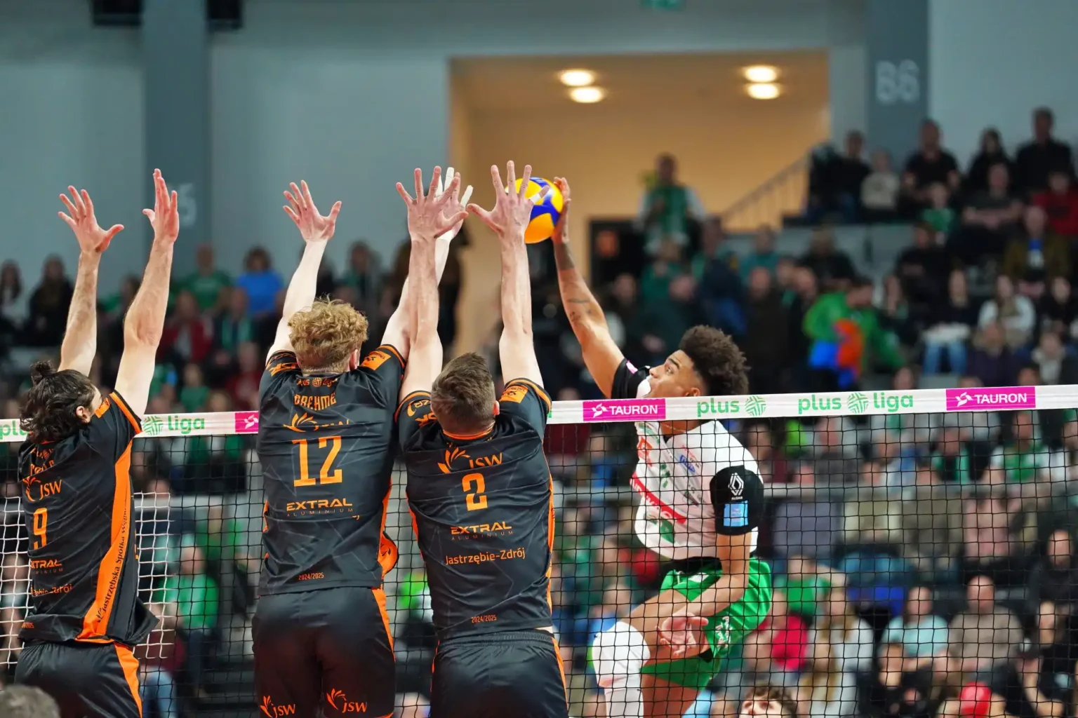 Waleczny Indykpol AZS Olsztyn postawił się Mistrzowi Polski, ale punktów zabrakło