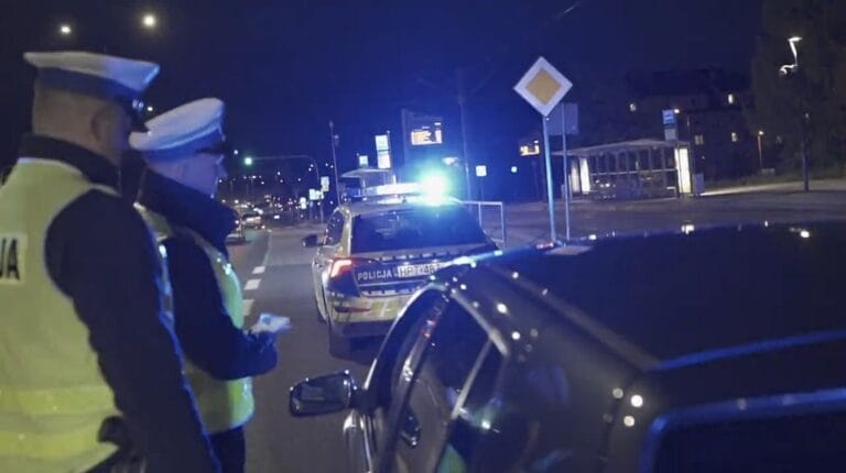 Olsztyńska policja udaremniła nielegalne wyścigi. Blisko 300 skontrolowanych pojazdów [WIDEO]