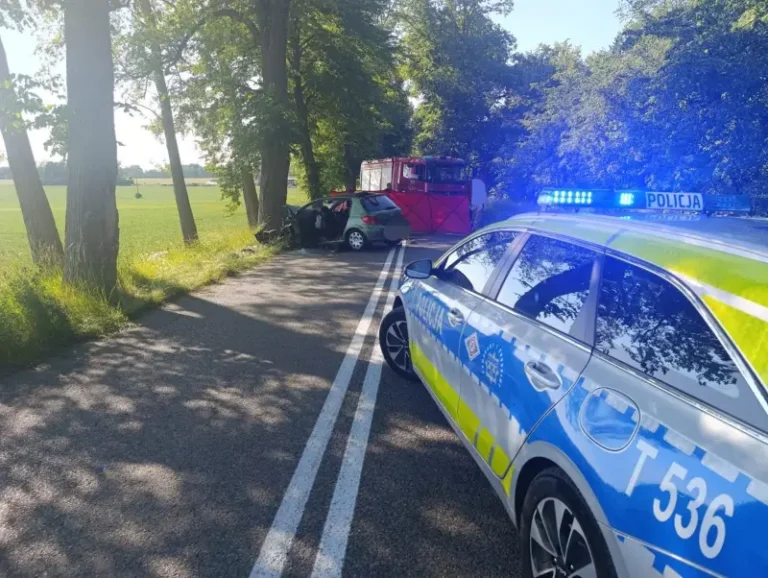 Tragiczny wypadek na trasie Kętrzyn – Barciany. Nie żyje pasażerka samochodu