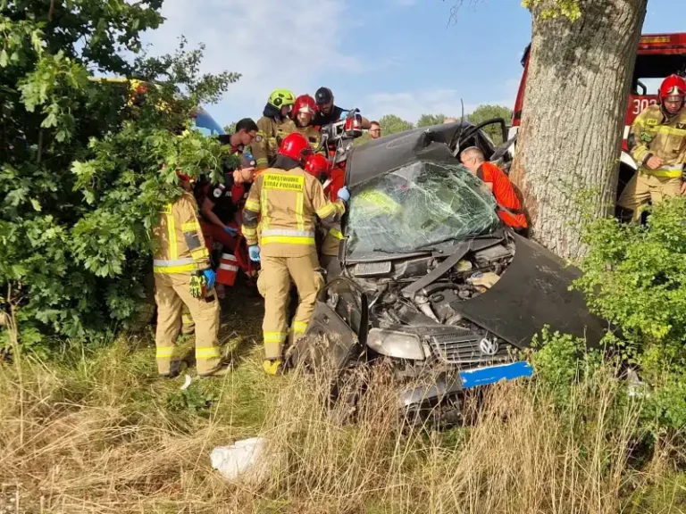 Poważny wypadek na trasie Tuławki–Gradki. Droga zablokowana Poważny wypadek na trasie Tuławki–Gradki. Droga zablokowana