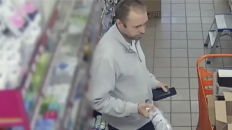 Policja z Olsztyna poszukuje mężczyzny podejrzewanego o kradzieże sklepowe [WIDEO]
