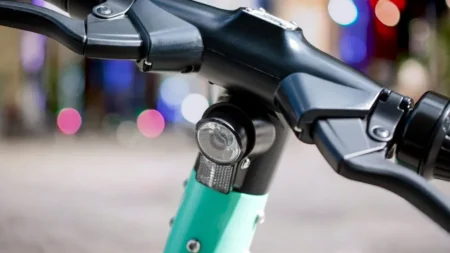 Policja alarmuje po wypadku w Dobrym Mieście: Hulajnoga to nie pojazd dwuosobowy!