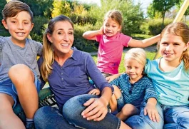 Świadczenie „Mama 4+” wypłacane jest już od ponad 6 lat. Na Warmii i Mazurach otrzymuje je prawie 4 tys. osób Świadczenie „Mama 4+” wypłacane jest już od ponad 6 lat. Na Warmii i Mazurach otrzymuje je prawie 4 tys. osób