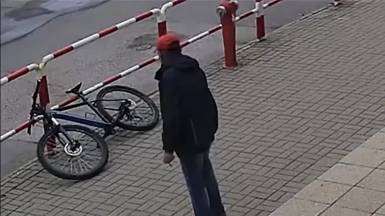 Ukradł rower i zniknął. Olsztyńska policja publikuje nagranie [WIDEO]