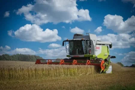 Koniec z dopłatami dla „rolników na papierze”. Sejm przyjął kluczowe ustawy! Koniec z dopłatami dla „rolników na papierze”. Sejm przyjął kluczowe ustawy!
