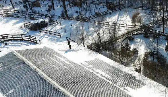 RCB apeluje o odśnieżanie dachów. Zagrożenie dotyczy całego kraju RCB apeluje o odśnieżanie dachów. Zagrożenie dotyczy całego kraju