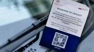 Pilne ostrzeżenie dla kierowców! Znalazłeś to za wycieraczką? Pod żadnym pozorem nie skanuj kodu!