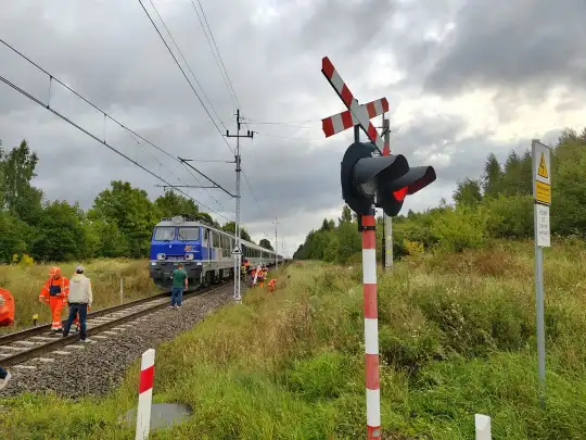 Awaria pociągu relacji Olsztyn – Kraków. Strażacy ewakuowali 150 pasażerów