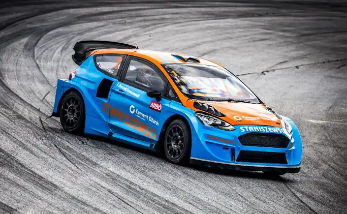 Rallycross w Słomczynie: Zbigniew Staniszewski powalczy o siódmy z rzędu tytuł mistrza